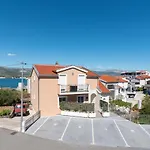In Mastrinka With Loggia, Air Conditioning, Wifi, Washing Machine 5159-1 Apartment
