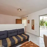 In Mastrinka With Loggia, Air Conditioning, Wifi, Washing Machine 5159-1