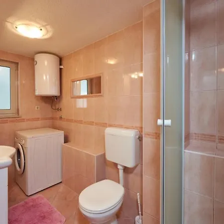 Appartement In Mastrinka With Loggia, Air Conditioning, Wifi, Washing Machine 5159-1