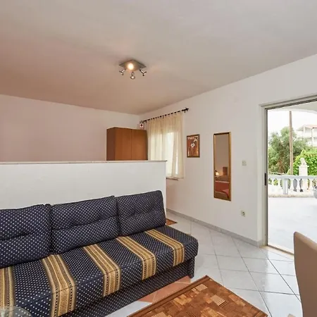 In Mastrinka With Loggia, Air Conditioning, Wifi, Washing Machine 5159-1