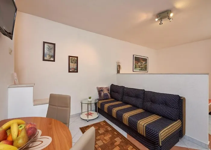 In Mastrinka With Loggia, Air Conditioning, Wifi, Washing Machine 5159-1 Appartement