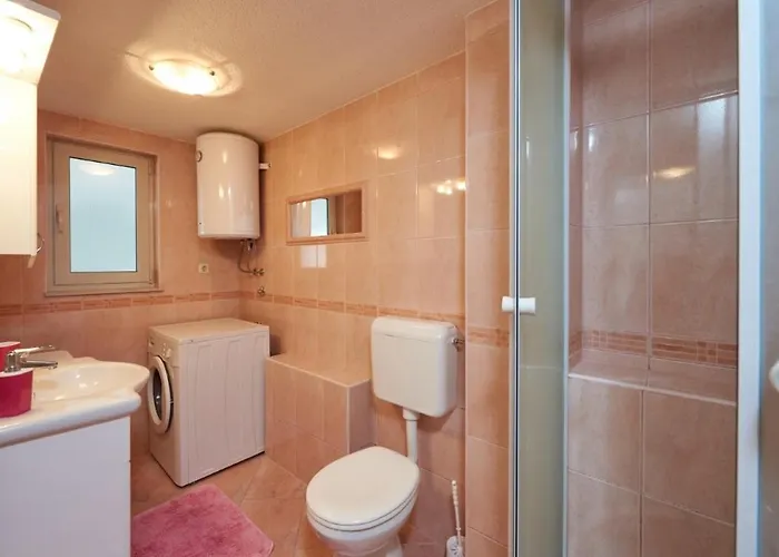Appartement In Mastrinka With Loggia, Air Conditioning, Wifi, Washing Machine 5159-1