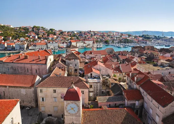 In Mastrinka With Loggia, Air Conditioning, Wifi, Washing Machine 5159-1 *