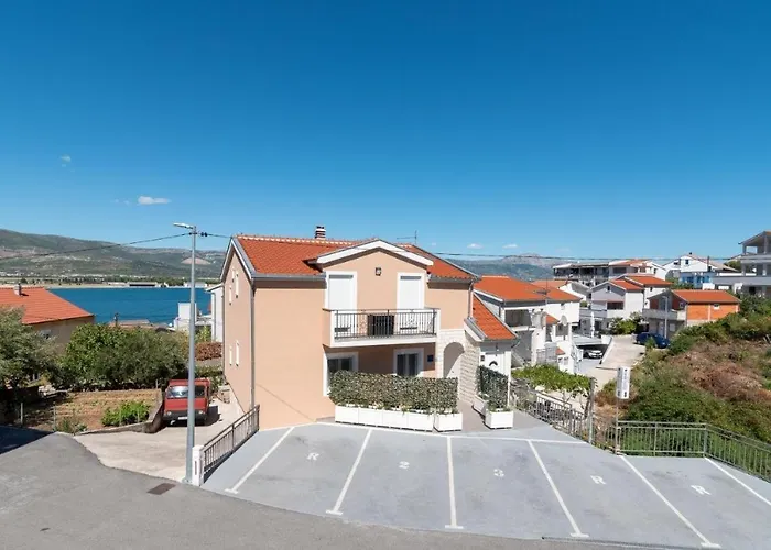 In Mastrinka With Loggia, Air Conditioning, Wifi, Washing Machine 5159-1 Appartement