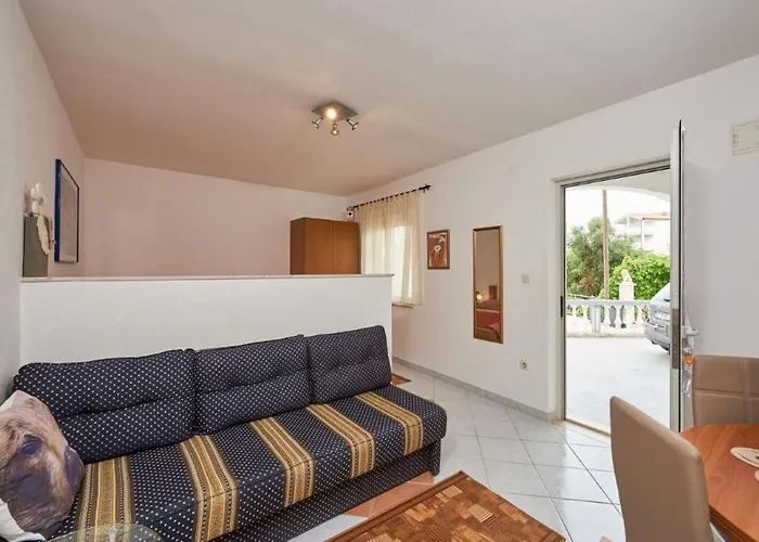 In Mastrinka With Loggia, Air Conditioning, Wifi, Washing Machine 5159-1