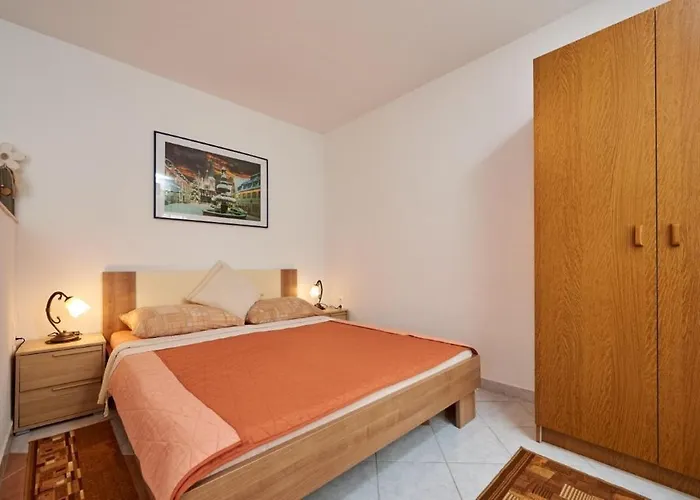 In Mastrinka With Loggia, Air Conditioning, Wifi, Washing Machine 5159-1 *