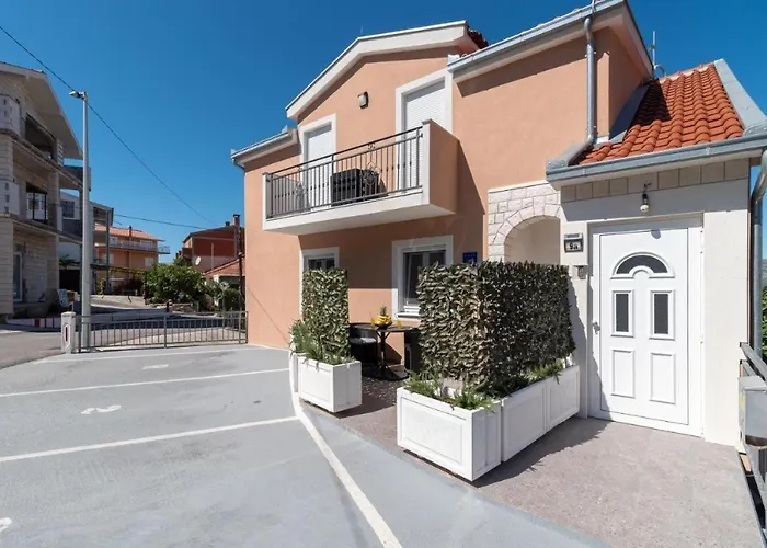 דירה In Mastrinka With Loggia, Air Conditioning, Wifi, Washing Machine 5159-1 טרוגיר